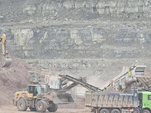 Расширение виды работ: Разработка карьеров. Буровзрывные работы. Работы по дроблению материала. Строительные работы: Строительство площадок. Строительство автомобильных дорог. Строительство кустовых площадок. Разработка проектов.